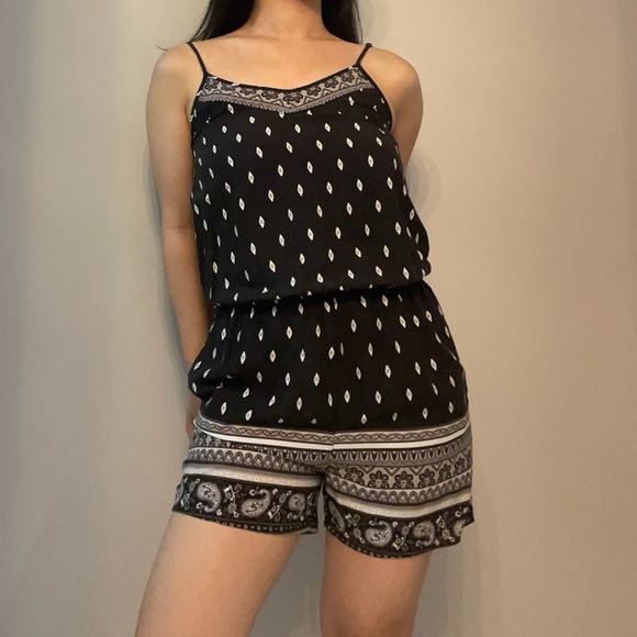 GARAGE | Cute Summer Jumpsuit Romper - Picture 1 of 6